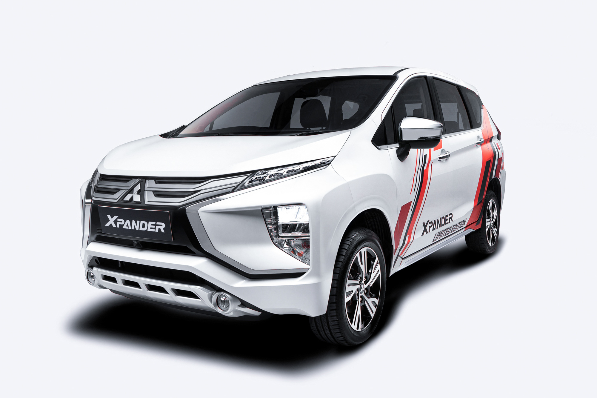 Cuộc chiến MPV không cân sức nửa đầu 2021 tại Việt Nam: Mitsubishi Xpander bán gấp đôi Suzuki XL7 và Toyota Innova cộng lại
